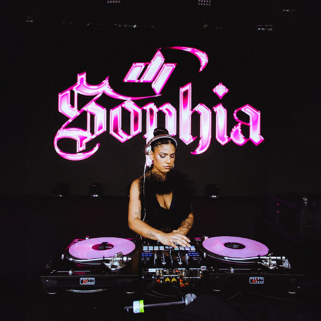 Identidade visual DJ Sophia e Baile da DJ Sophia, direção de arte RegularSwitch