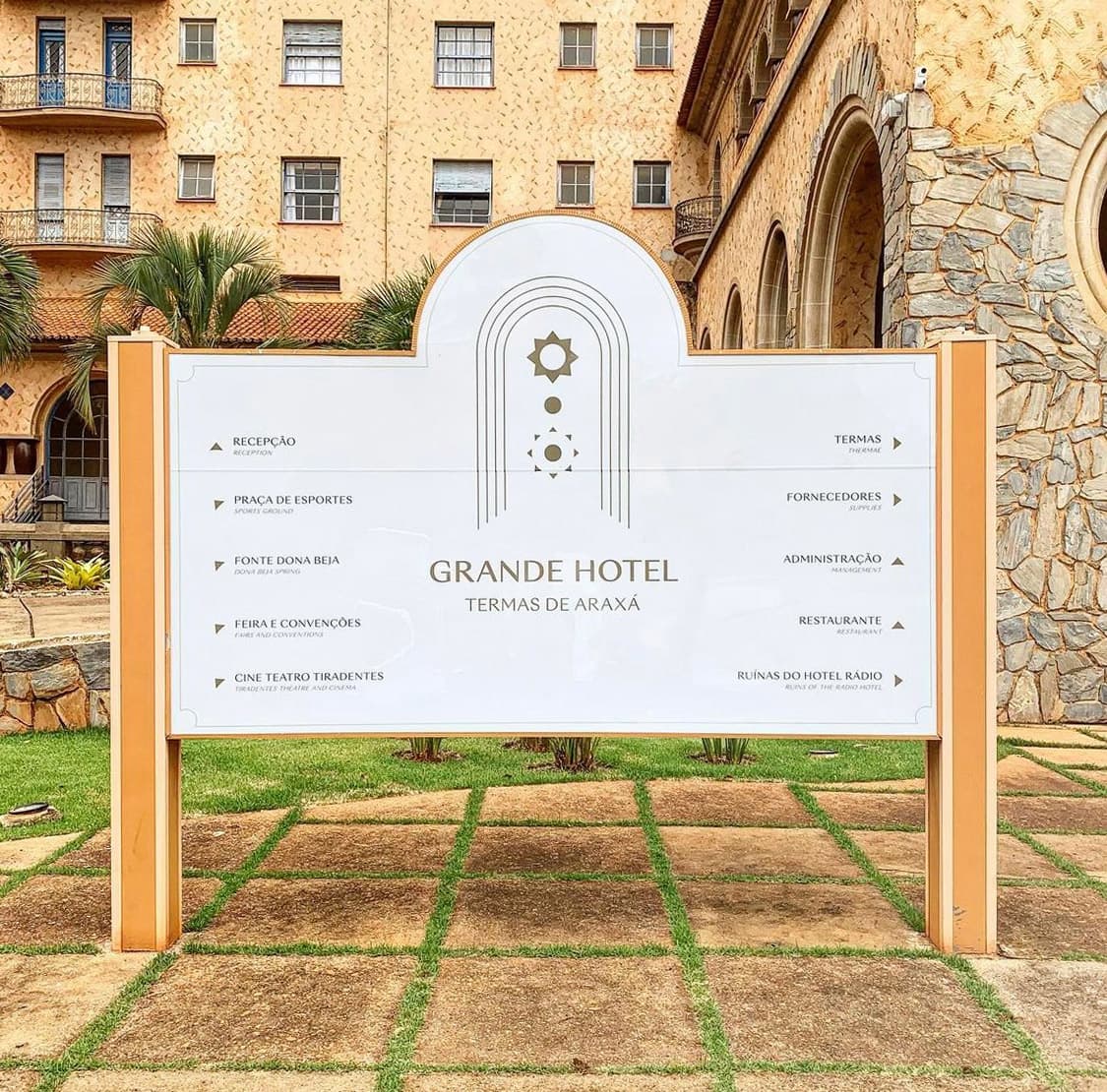 Identidade visual Grande Hotel, RegularSwitch
